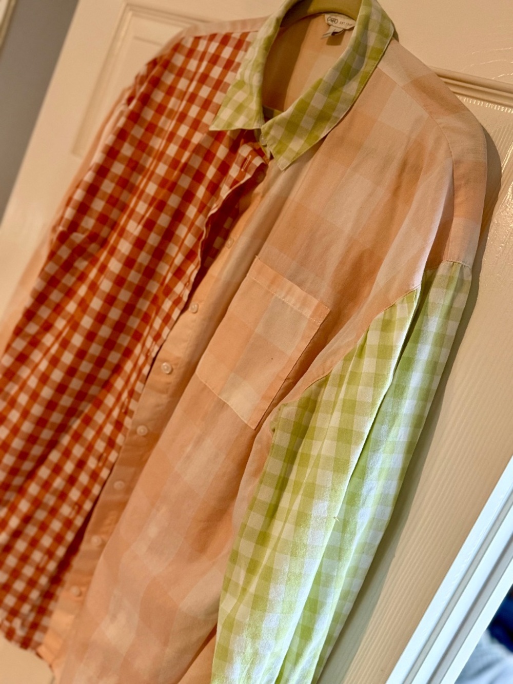 Cute Sprint/Summer Lightweight Button Up Top (Lg)